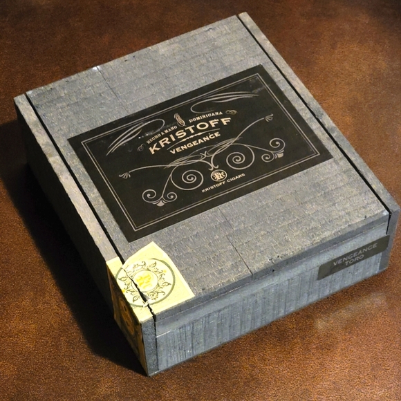 Empty Cigar Box - Picture 2 of 8